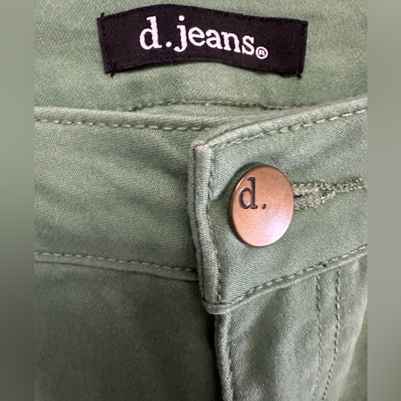 Spring Ready! Cuffed Jeans - Picture 4 of 5